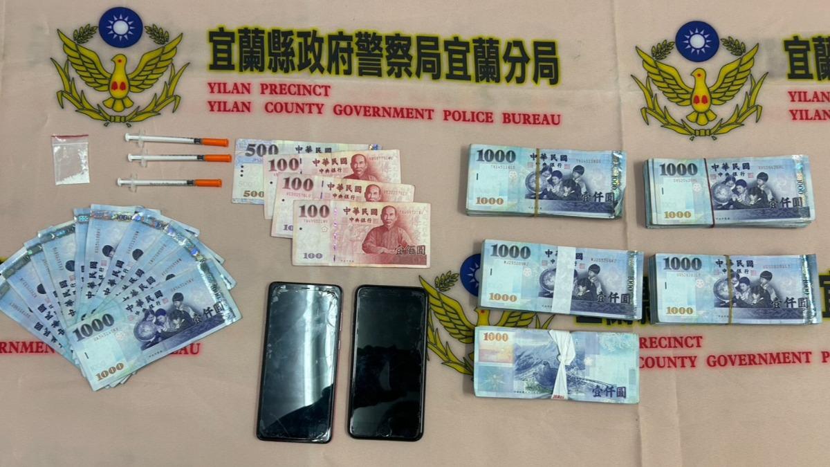 母親電話扭轉人生!詐騙車手投案助警破案,保住被害人50萬血汗錢。(圖/宜蘭分局)