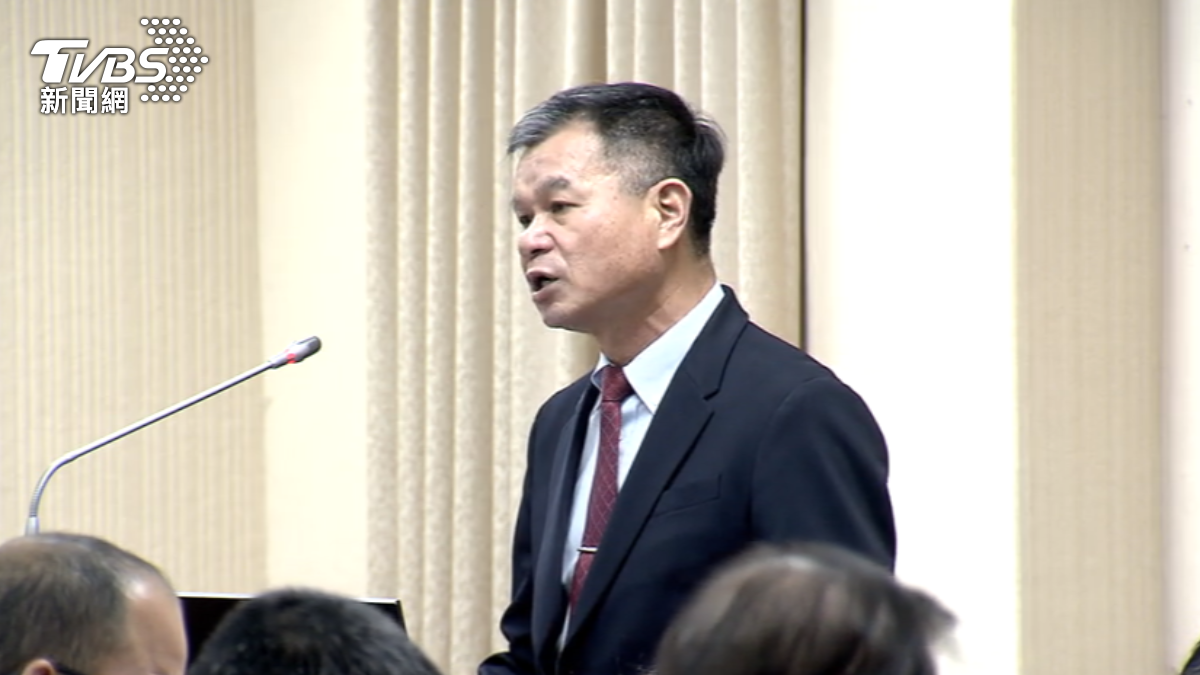國防部戰規司長示警稱若預算卡關,美方發價書恐逾期,採購程序需重來。(圖/TVBS)