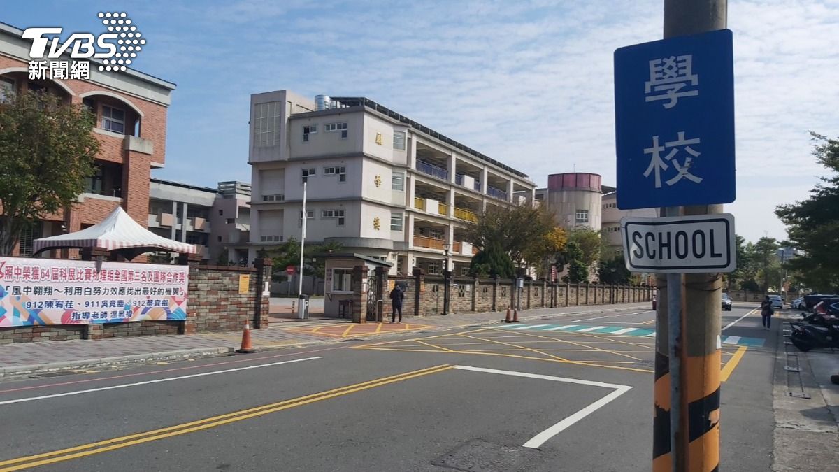 用路人行經設有學校、醫院標誌路段,未依規定減速慢行,因而致人受傷或死亡,加重刑期至二分之一。(圖/TVBS)