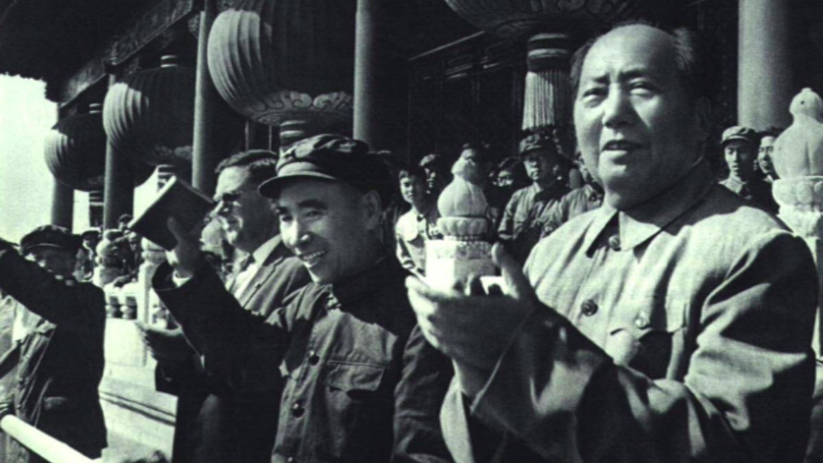 日本學者近藤大介，將習近平與張又俠的關係，拿來與毛澤東和林彪對比。(圖／翻攝自人民畫報)