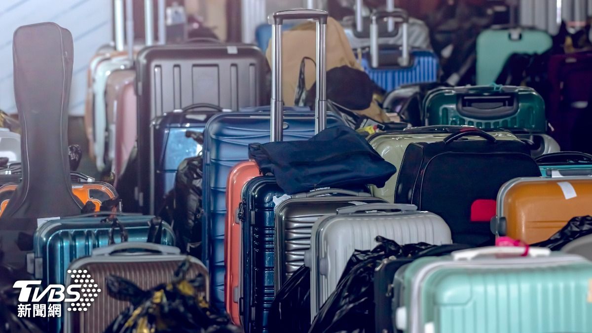 出國行李箱越普通越好！　旅遊達人曝：包膜、上鎖更危險
