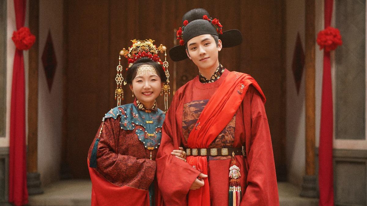任豪獻「男扮女裝」處女秀！李嘉琦加碼爆：我手機裡有很多照片