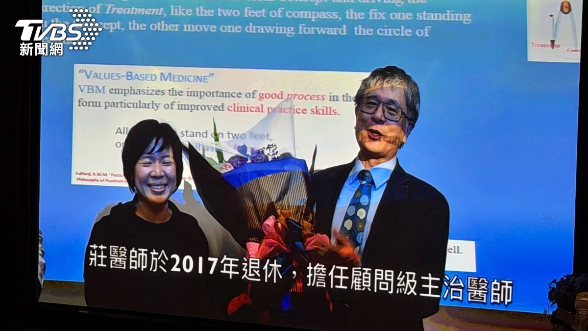 莊秀樹醫院師退休後,還是常回到醫院幫助學生們。(圖/蘇憶歡攝)
