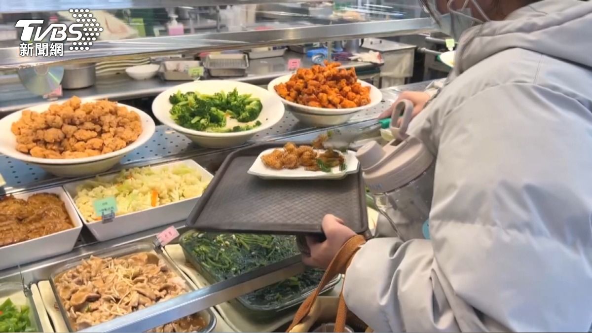 清粥小菜店掀價格戰!同重量肉品「差價懸殊」 店家喊冤回應了。(圖/TVBS)