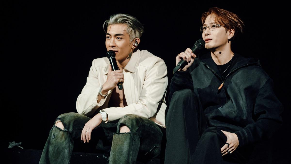 Tyson合體男神王嘉爾!裸身彈吉他洩超猛肌肉 激喊:今天破X