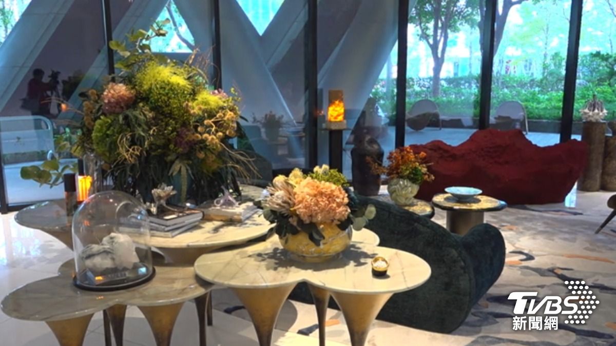 大廳就像藝術館。(圖/TVBS)