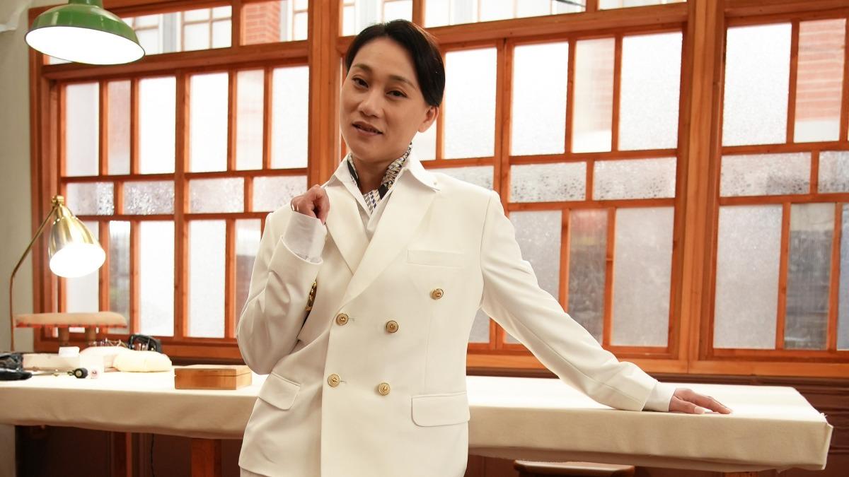 女星騎車回家遭狂粉尾隨!曝「反跟蹤」超驚險過程:像在拍電影