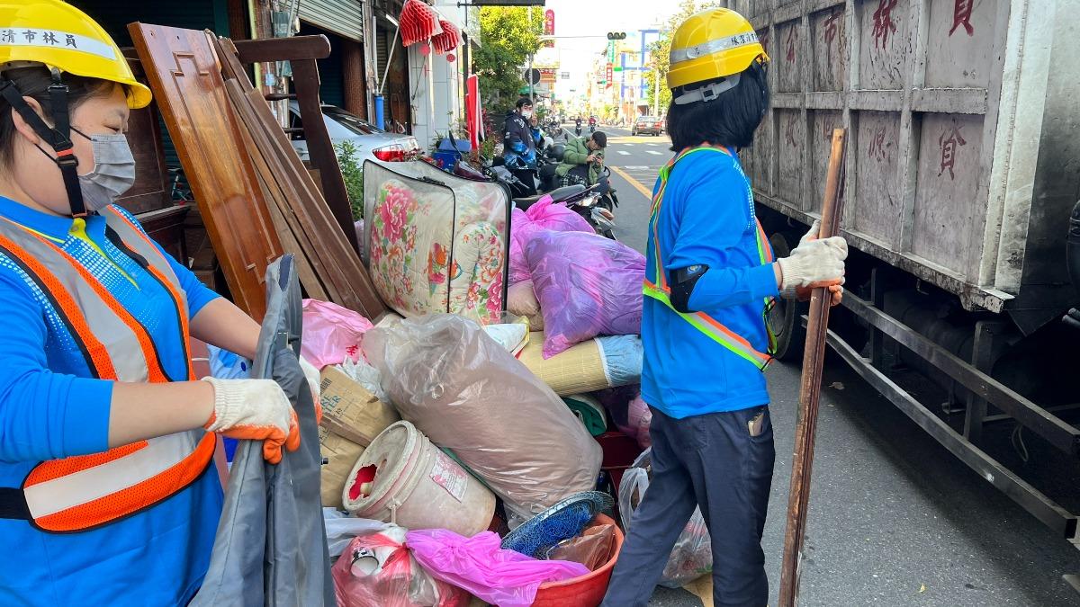 彰化縣彰化市3月1日起實施回收分日分類、大型家具清運收費新制。（示意圖／彰化縣環保局提供）