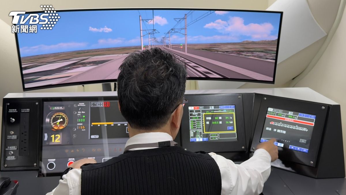 模擬機更內建16項重大/常見之列車故障劇本以及11項緊急應變事件。（圖／陳昫蓁攝）