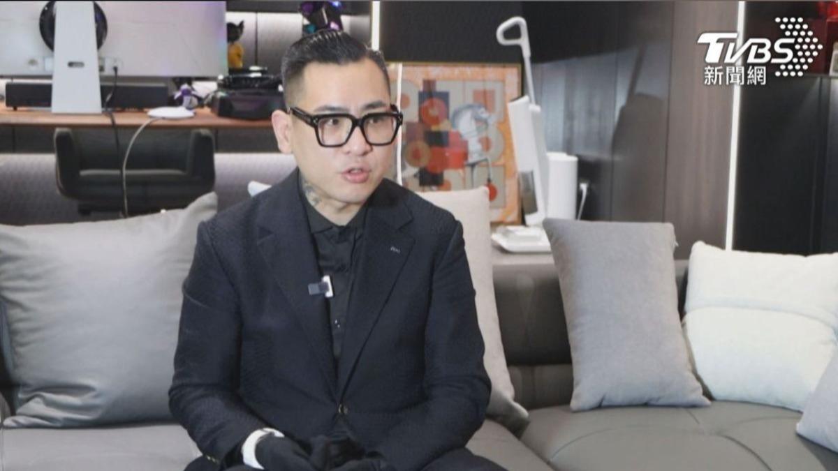 蹦闆對好友結婚表示純屬個人私事,他不清楚。(圖/TVBS)
