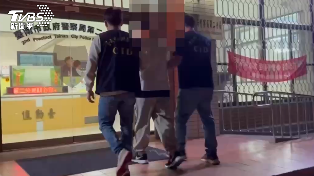 警方逮獲方男。(圖/TVBS)