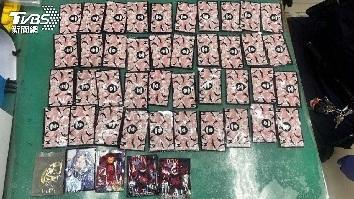 北市毒駕男車牌註銷被攔查　搜出大量仿潮牌「AAPE」包裝毒品