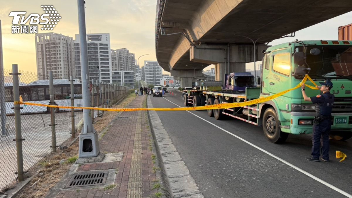 警方緊急封鎖現場。(圖/TVBS)