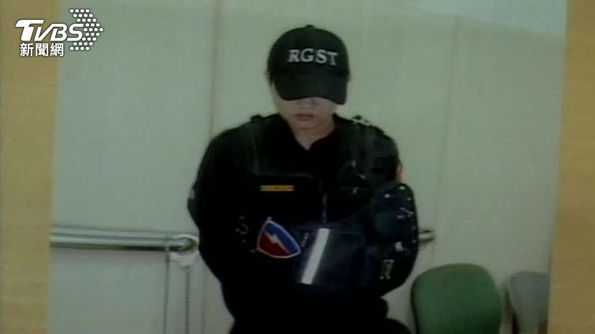 王逢昇曾偽裝成警察勒索錢莊，遭警方逮捕。（圖／TVBS資料畫面）