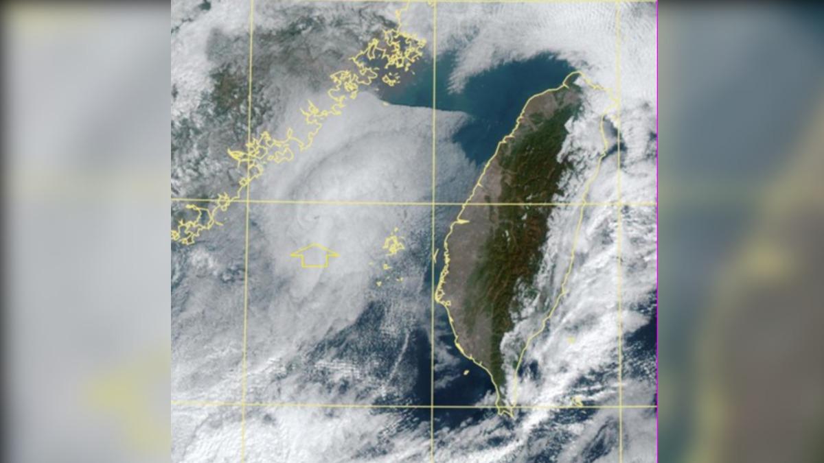 天氣/今陽光露臉各地回溫 鄭明典PO雲圖:高壓下沉帶來晴空