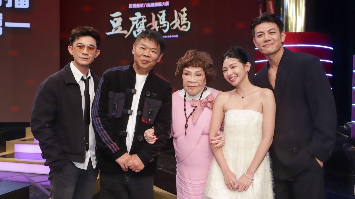 周遊出席首映會被晾在台下！怨民視「不知去幹嘛」知情人士曝實情