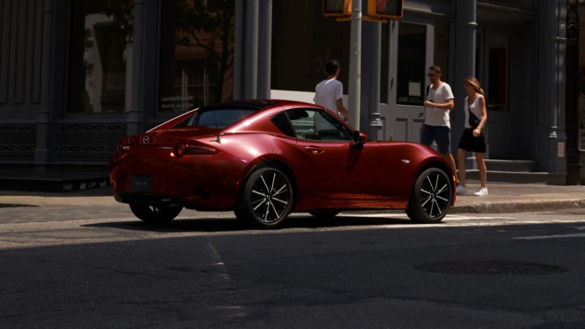 這次MX-5 Miata改款重點著重在內裝的精緻度鋪陳。(圖/Mazda提供)