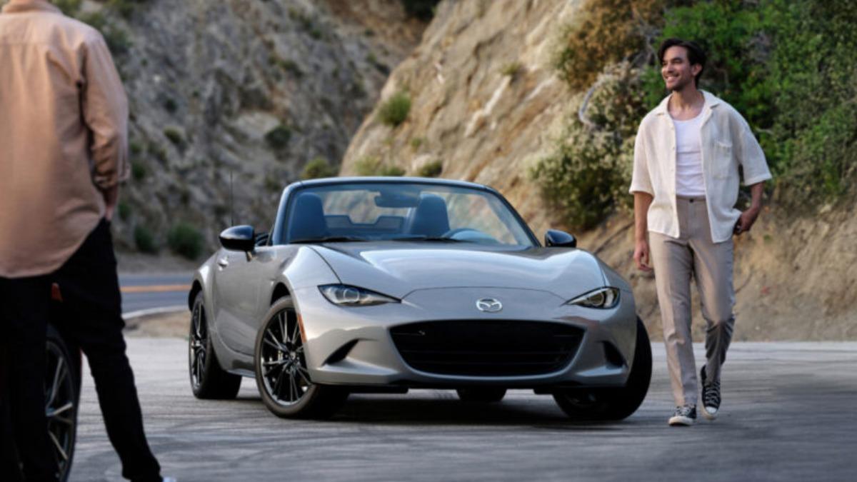 針對等級版本不同,MX-5 Miata在外觀、操控配備上略有差異。(圖/Mazda提供)