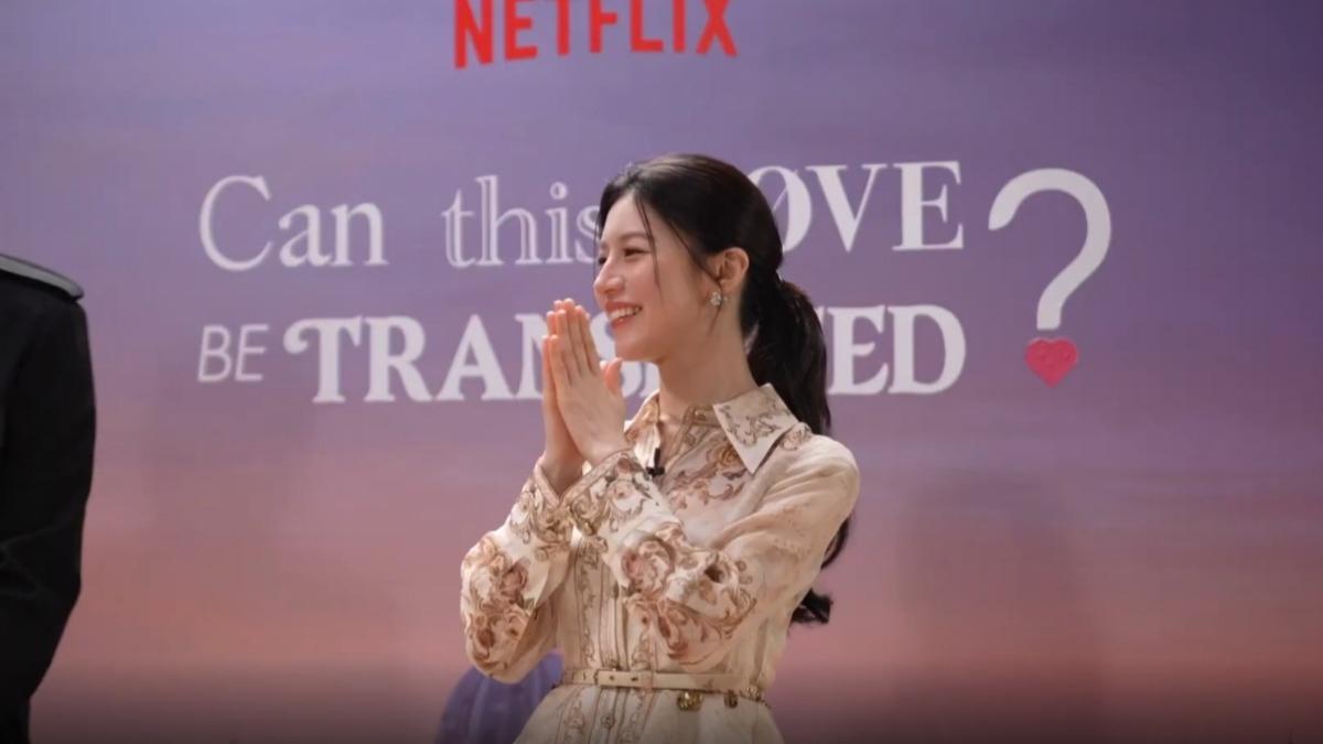 直到專訪最後還是以溫暖笑容回應的高允貞。（圖／TVBS）
