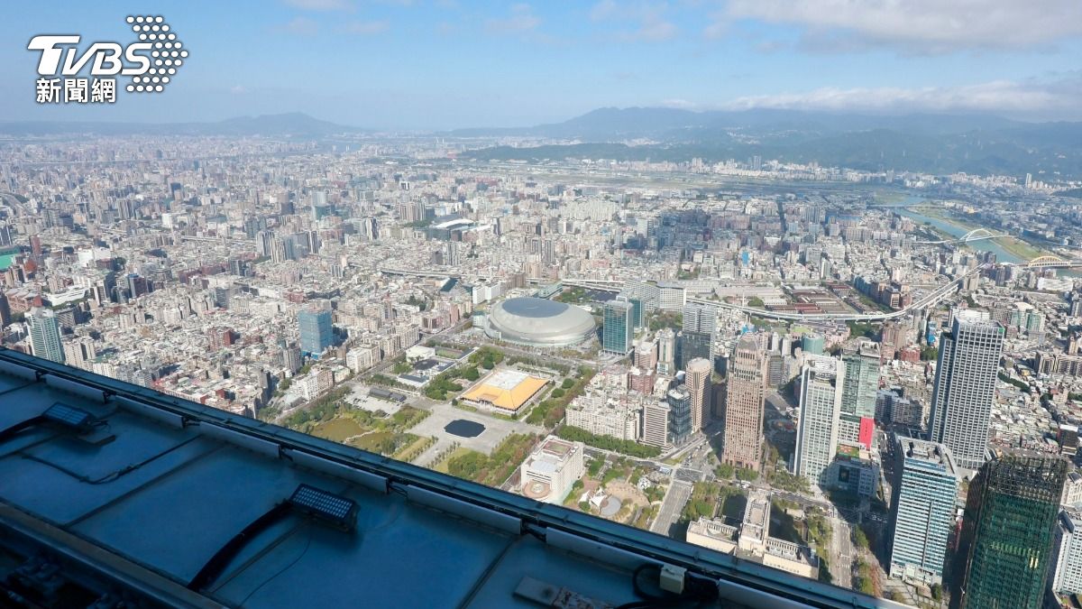 登上台北101的skyline460，可俯瞰大台北。（圖／華子琛攝）