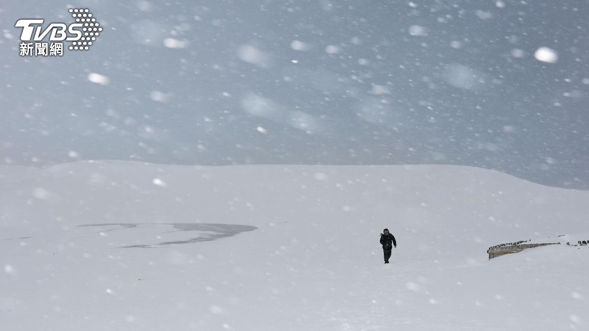 日本北海道,降下破紀錄大雪。(圖/達志影像美聯社)