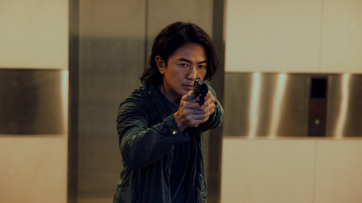 香港動作巨星鄭伊健首度主演Netflix影集。 （圖／Netflix提供）