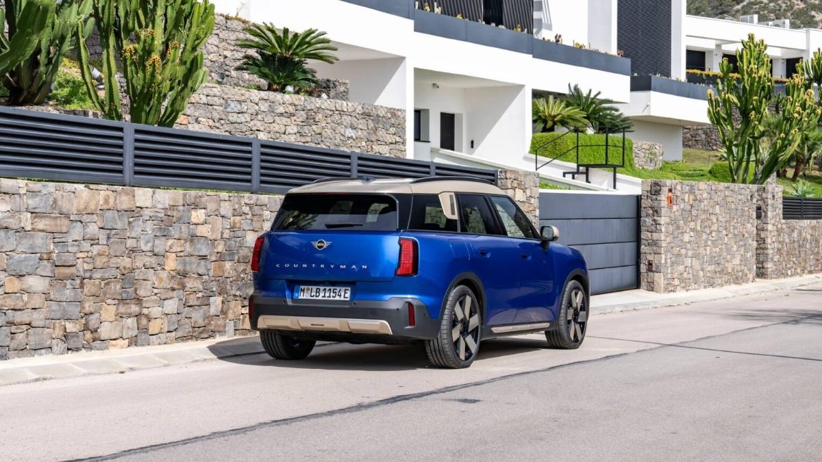 全新年式的Mini Countryman採用矽碳化(SiC)半導體逆變器,能發揮更高效率展現更加續航力。(圖/Mini提供)