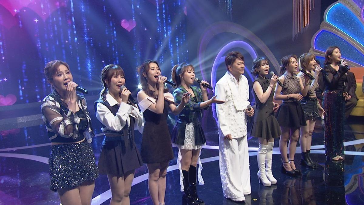 袁小迪登《一級棒》與8女星合唱。(圖/中視提供)