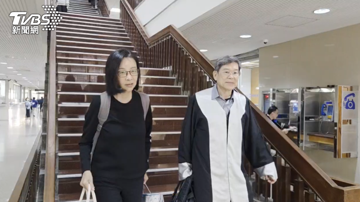 前中國小姐張淑娟、律師吳漢成。(圖/TVBS)