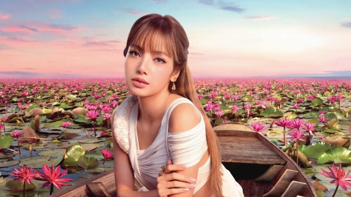 泰國觀光局請來BLACKPINK成員Lisa代言，卻因AI生成宣傳照而遭網友撻伐，認為質感太差糟蹋Lisa的個人魅力。（圖／翻攝泰國旅遊局）
