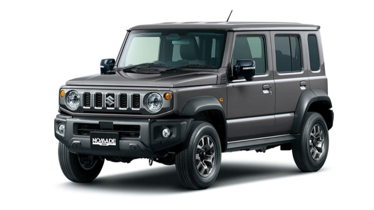 改款Jimny Nomade新增「金屬花崗岩灰」車漆,進氣格柵也有造型調整。(圖/Suzuki提供)