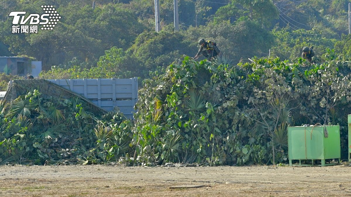 大家來找碴!雄風飛彈車戰場「原地消失」 海軍超狂偽裝曝