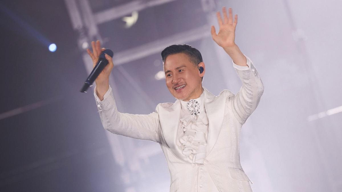 張學友「60+」巡演辦了324場,創下驚人紀錄。(圖/翻攝自環球音樂臉書)