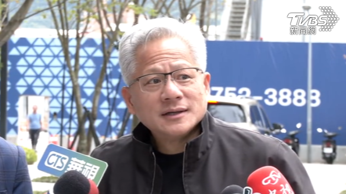 黃仁勳和劉揚偉見面談機器人和自駕車等產業。(圖/TVBS)