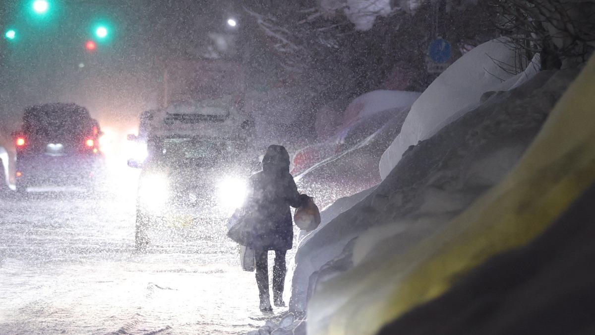 日本青森40年來，第一次在1月積雪超過150公分。（圖／達志影像美聯社）