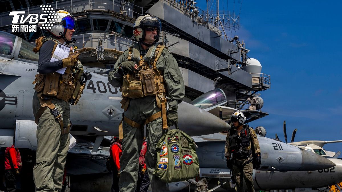 美國與伊朗緊張局勢升溫，林肯號航空母艦持續在中東演習。（圖／達志影像美聯社）