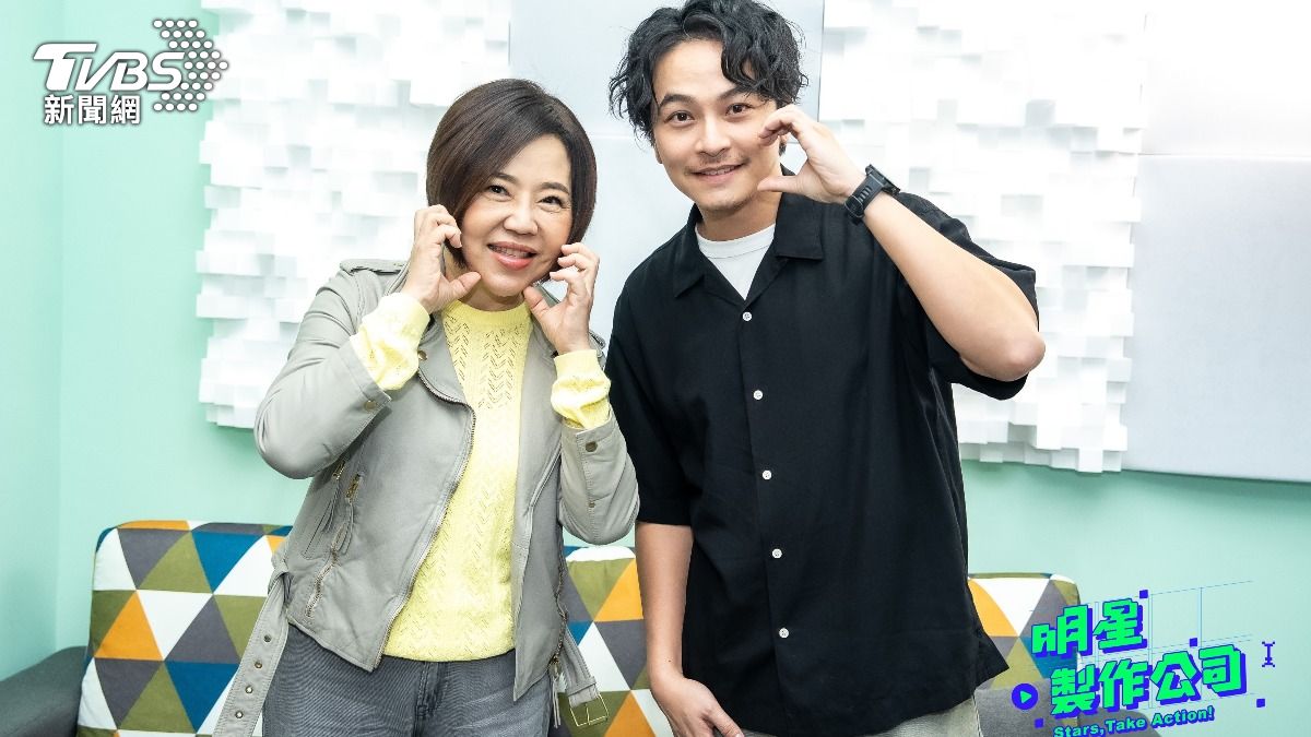 楊銘威親自前往邀請于美人擔任本集主持人。(圖/TVBS)