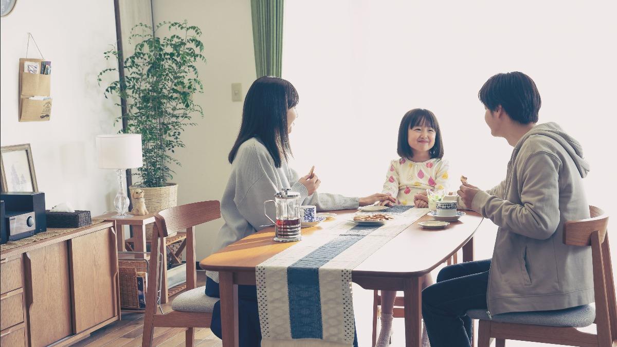 男星瀨戶康史飾演長澤雅美的丈夫。(圖/華映提供)