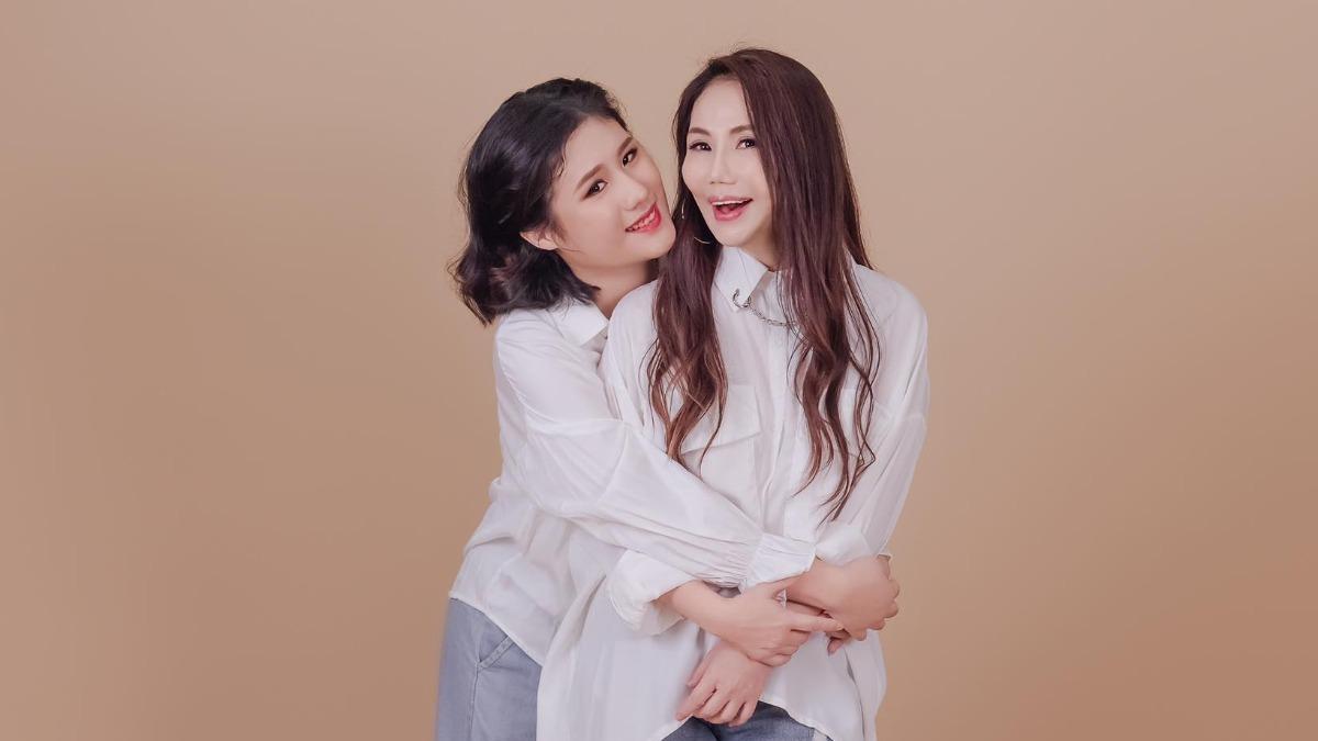 胡曉菁和女兒感情超好。(圖/翻攝自胡曉菁臉書)