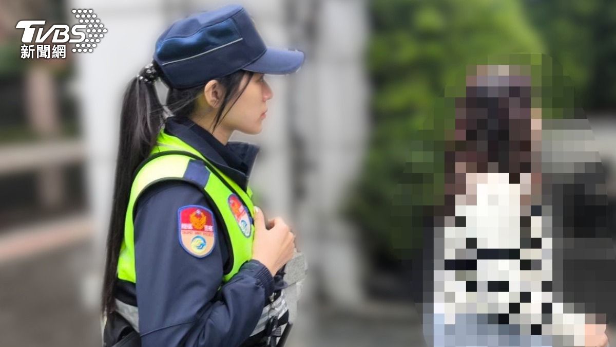 警方護送女學生返家。（圖／TVBS）
