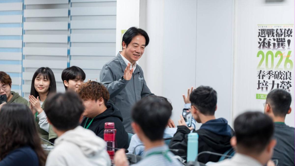 賴清德擔任黨內青年營隊的講師。（圖／民進黨提供）