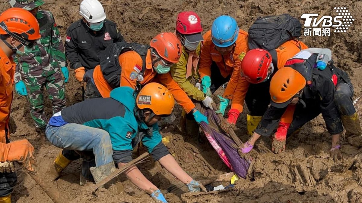 印尼西爪哇山崩搜救不斷！增至49死15失蹤　百萬居民無家可歸