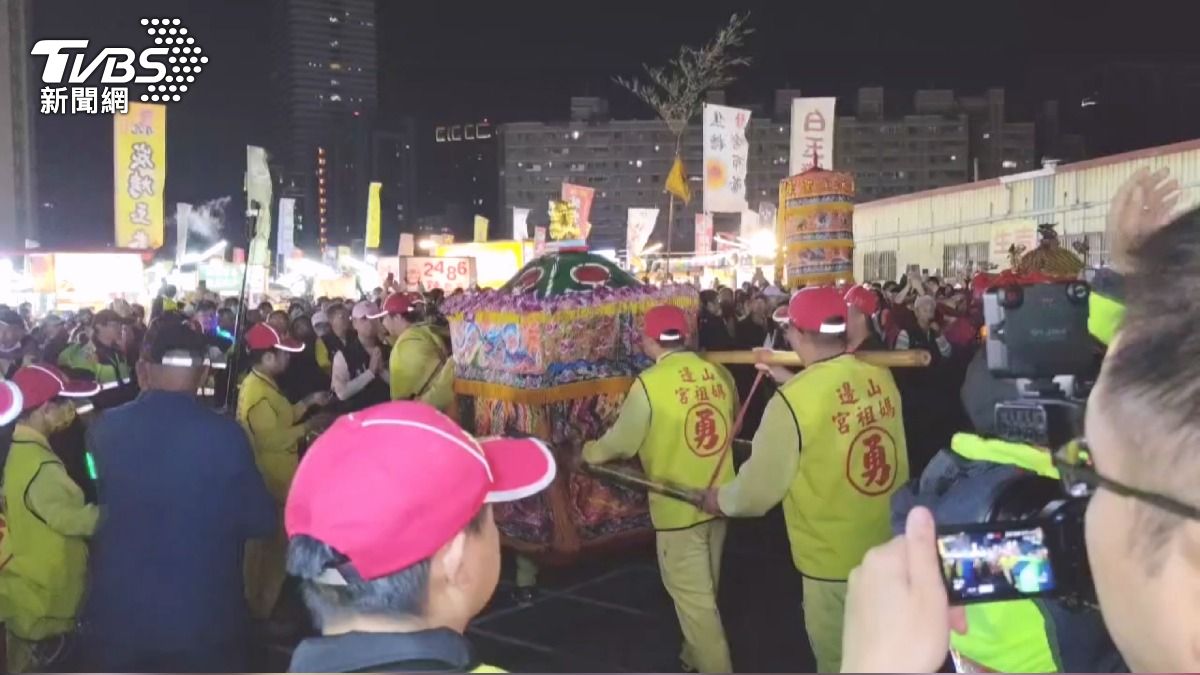 3媽祖同框！連兩週相約踅夜市。(圖／TVBS)