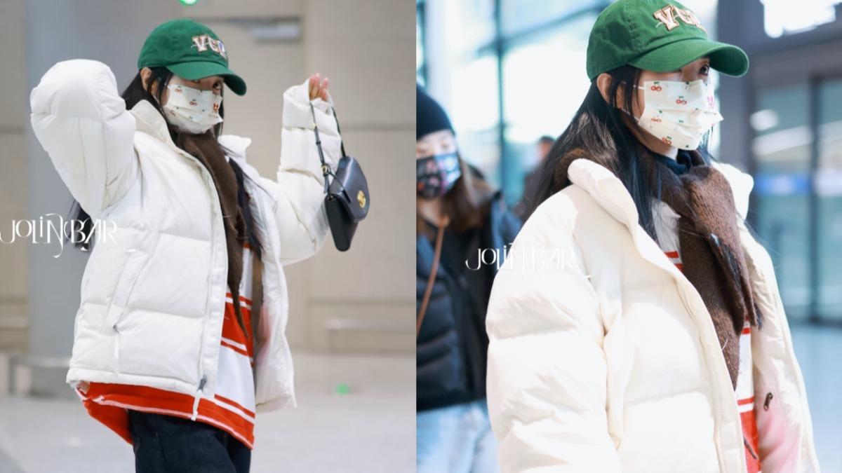 SKIMS x THE NORTH FACE 1996 Nuptse Jacket寬鬆輪廓中加入可調式抽繩，輕鬆勾勒腰線。（圖／翻攝自JOLINBAR小紅書）