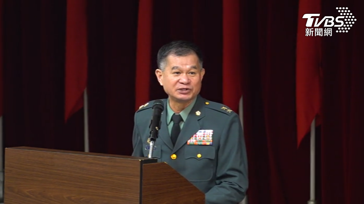國防部一早召開臨時記者會，戰規司長黃文啓（圖）指出民眾黨版本無法執行。（圖／TVBS）