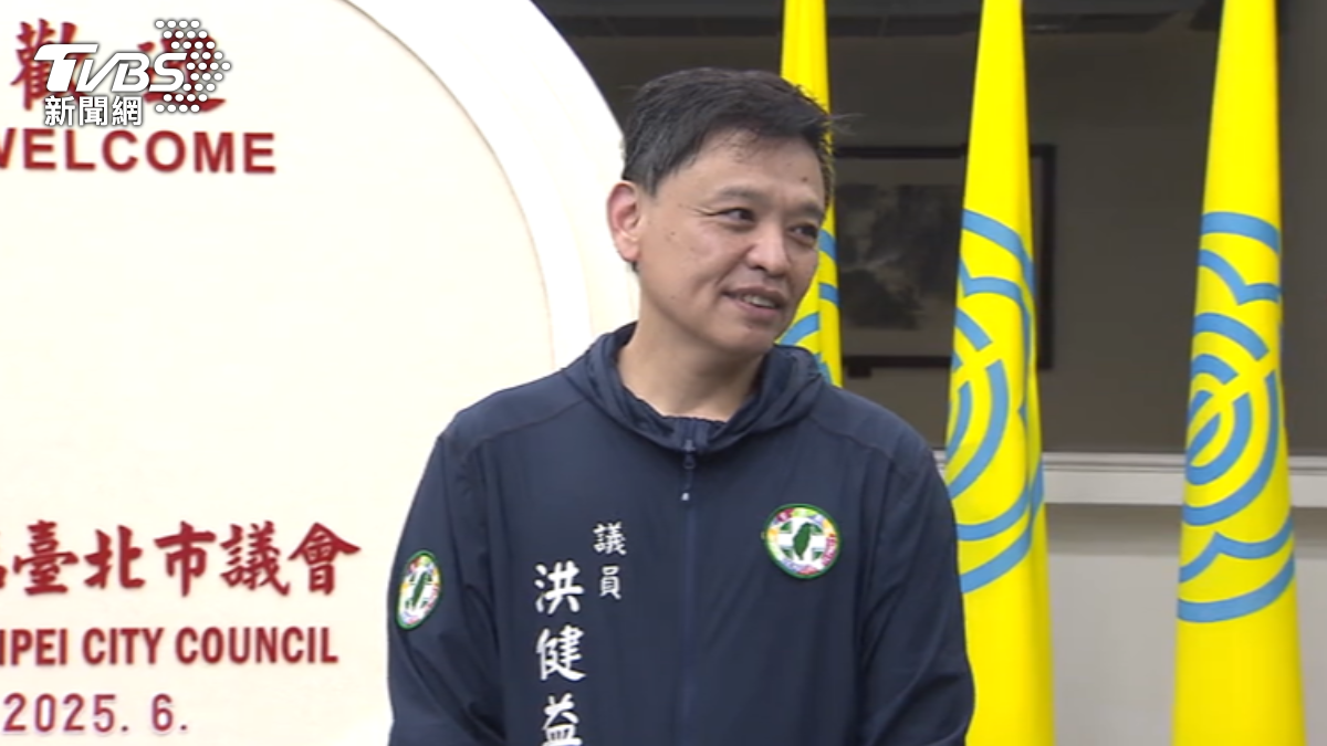 被點名的洪健益澄清此次沒中獎,笑稱是「都市傳說」。(圖/TVBS)