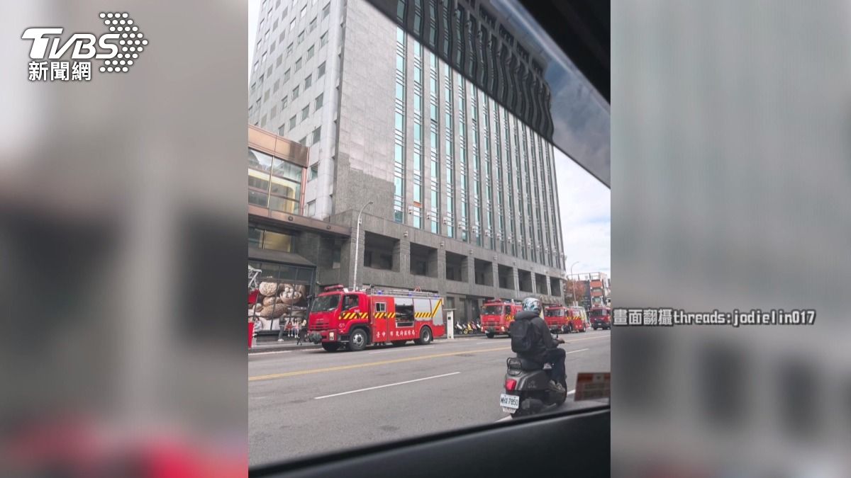 台中飯店4樓竄火!「玩具車充電」燒成焦炭,房客睡夢中被叫醒。