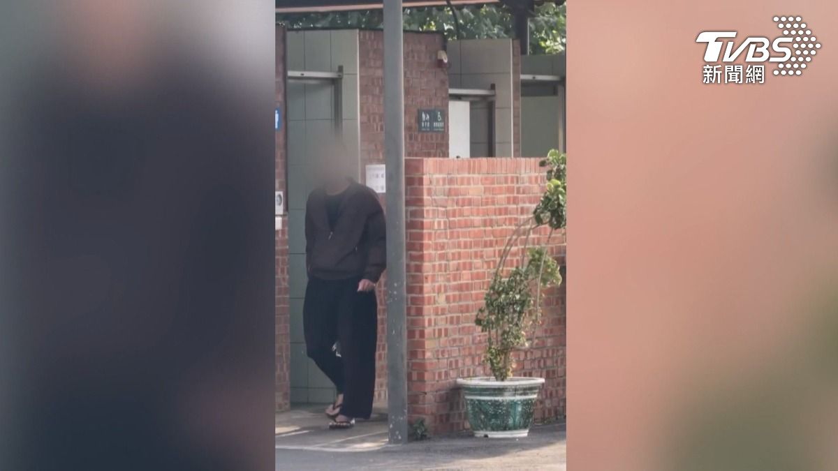 有片/詭異男盯女客如廁 離開後「2分鐘內闖女廁」