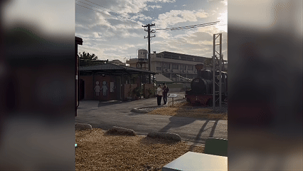 男子多次趁女性遊客如廁後進入女廁,行為詭異引發關注(圖/翻攝Threads_kiflower)