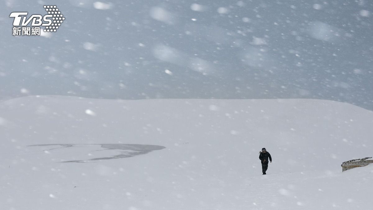 日本部分地區降下創紀錄大雪。（圖／達志影像美聯社）